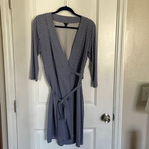 Ann Taylor V Neck Wrap Dress - Size 2